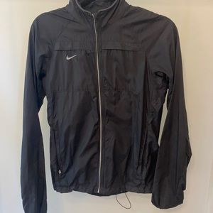 Nike long sleeve windbreaker jacket
